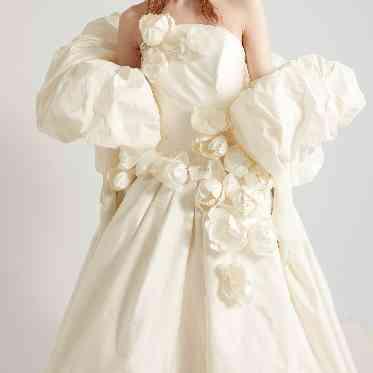 IRIS WATER TERRACE AYAMEIKE 存在感のあるデザインにモダンで個性のひかる1着