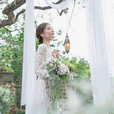 THE HILLTOP TERRACE NARA（ザ・ヒルトップテラス奈良） 外での挙式はお写真映え間違いなし◎