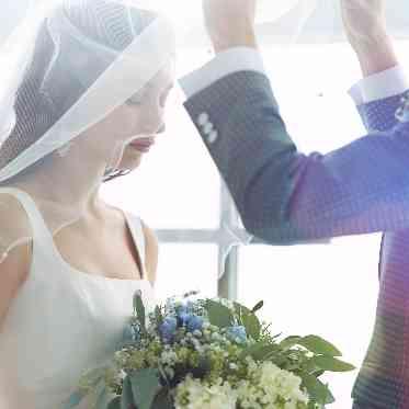 LUMIVEIL TOKYO(ルミヴェール東京) ヴェールアップのシーンも感動的に。雨が降っていても明るく美しい写真写り。