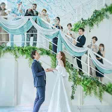 LUMIVEIL TOKYO(ルミヴェール東京) 階段を使用してゲストと盛り上げる演出も叶う♪