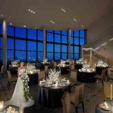 LUMIVEIL TOKYO(ルミヴェール東京) パノラマ写真のような窓からは、東京の街を見渡すことができる。