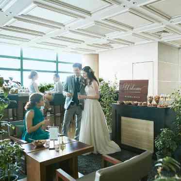 LUMIVEIL TOKYO(ルミヴェール東京) 【ゲスト専用ロビー】自然光がたっぷりと射し込むロビーで寛ぎのひとときを