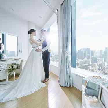 LUMIVEIL TOKYO(ルミヴェール東京) 【ブライズルーム】おふたりそれぞれに専用の控室をご用意。お支度中にも絶景を堪能
