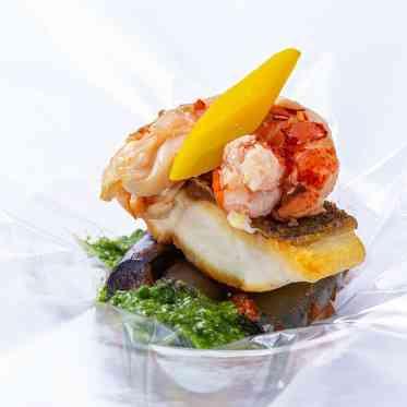 ラソール ガーデン・アリビラ / チュチュリゾートウェディング オマール海老と近海魚のフィルム包み ハンダマと海ぶどうのサラダ