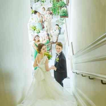 パラッツォ ドゥカーレ 麻布 入場シーンは会場内にある階段からも可能。シーンによって使い分けても素敵。