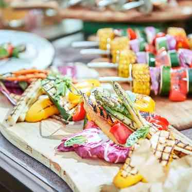 パラッツォ ドゥカーレ 麻布 カジュアルなBBQスタイルにゲストも開放的な気分に!家族婚でも盛り上がる人気演出