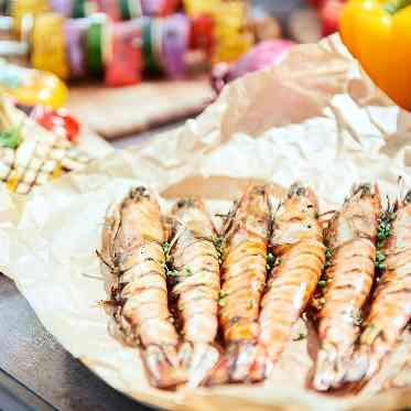 パラッツォ ドゥカーレ 麻布 築地や豊洲から仕入れた新鮮な魚介類の子おばしい香りがガーデンに広がる