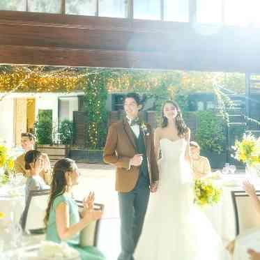 パラッツォ ドゥカーレ 麻布 アフターセレモニーの後はそのまま隣接するパーティ会場にガーデンから入場できる