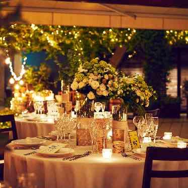 パラッツォ ドゥカーレ 麻布 ライトアップされた幻想的なガーデンでゲストをお見送りしよう