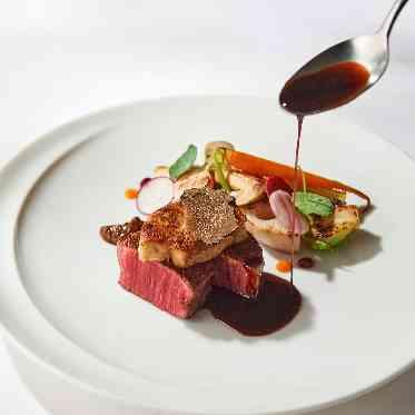 パラッツォ ドゥカーレ 麻布 フレンチに和の旨みや香りを融合した、五感で楽しむ新感覚料理