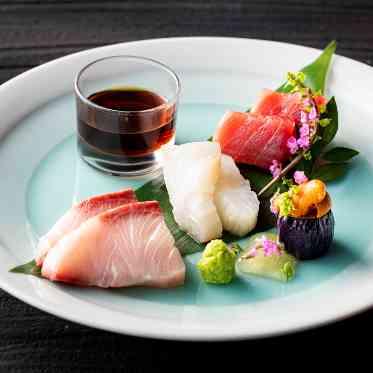 パラッツォ ドゥカーレ 麻布 地元で水揚げされた鮮魚のお造り盛り合わせ