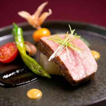 パラッツォ ドゥカーレ 麻布 和牛と出汁大根の味噌添え