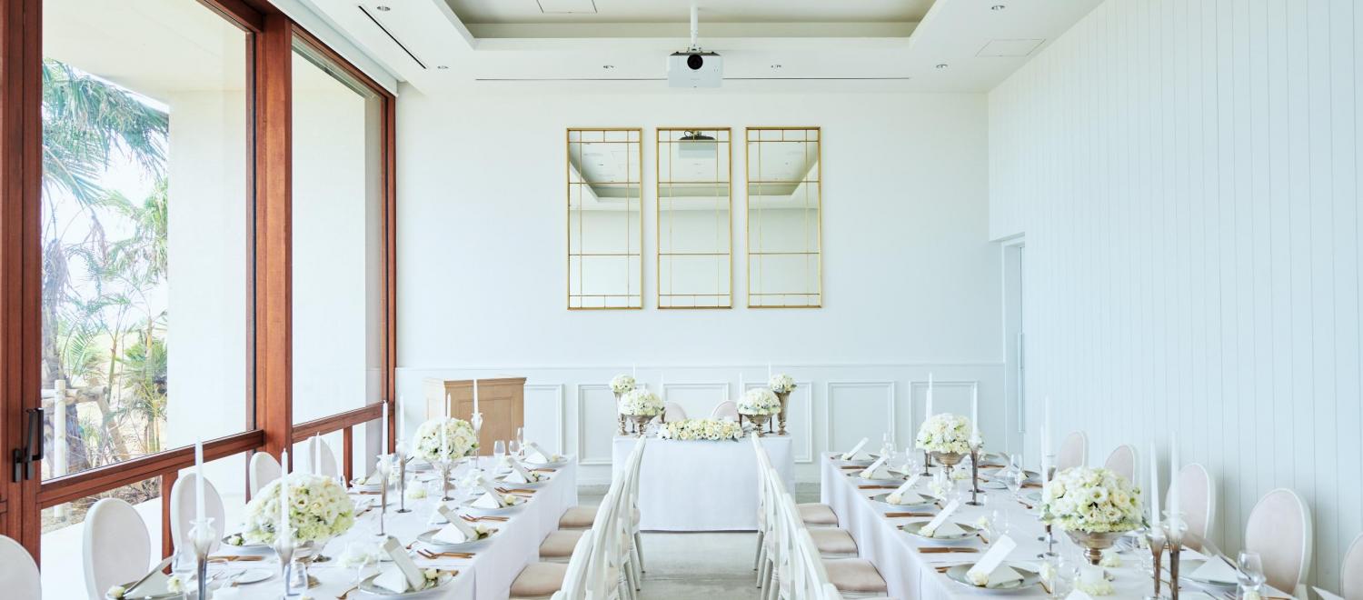 ザ・ギノザ・リゾート 美らの教会/アールイズ・ウエディング 披露宴会場