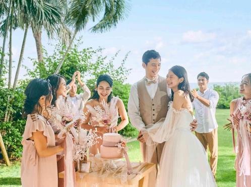 ザ・ギノザ・リゾート 美らの教会/アールイズ・ウエディング 披露宴会場