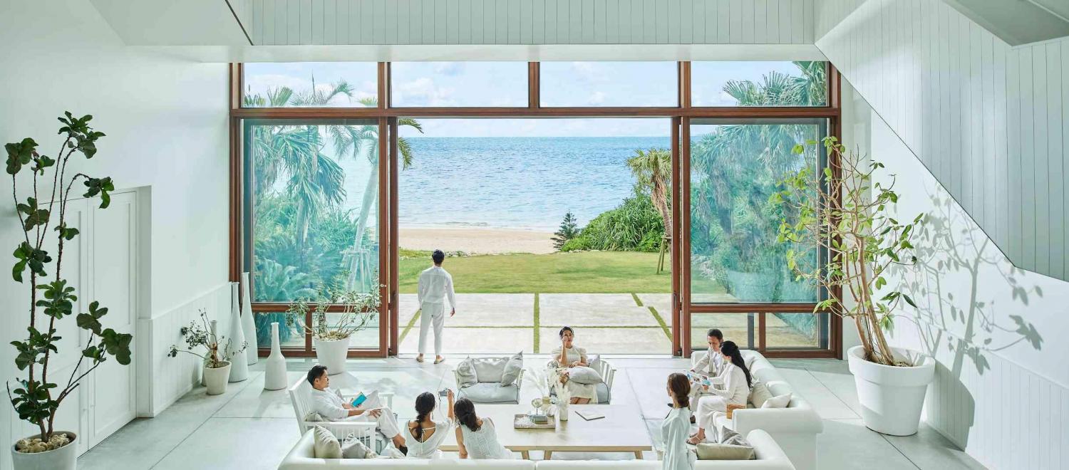 ザ・ギノザ・リゾート 美らの教会/アールイズ・ウエディング ロビー・控室