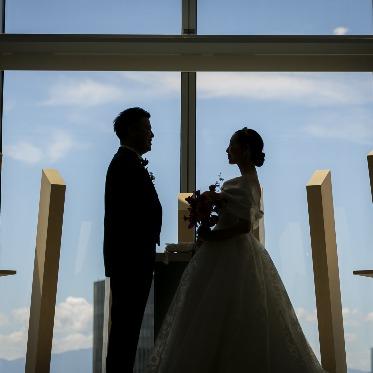 The 33 Sense of Wedding(ザ・サーティスリー センス・オブ・ウエディング) シルエット写真も美しい