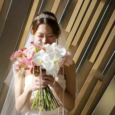 The 33 Sense of Wedding(ザ・サーティスリー センス・オブ・ウエディング) ソロショットも素敵な1枚に