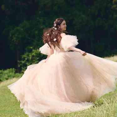 The 33 Sense of Wedding(ザ・サーティスリー センス・オブ・ウエディング) オリジナルドレスからインポートブランドまで幅広くご提案ができます