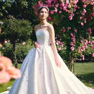 The 33 Sense of Wedding(ザ・サーティスリー センス・オブ・ウエディング) 花嫁を最高に美しく輝かせるドレスの数々