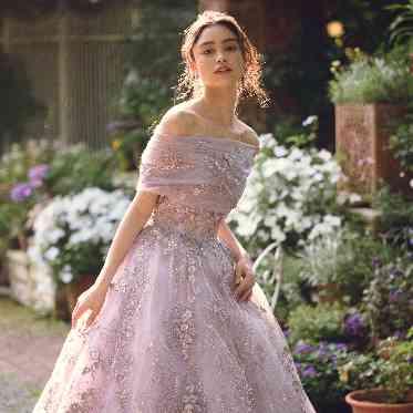 The 33 Sense of Wedding(ザ・サーティスリー センス・オブ・ウエディング) トレンドのドレスも豊富に取り揃えております