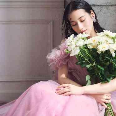 The 33 Sense of Wedding(ザ・サーティスリー センス・オブ・ウエディング) トレンドのドレスをお召しいただけます