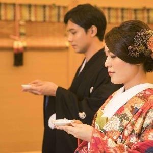 第一ホテル東京 雅やかな和装に身を包み、凛とした空気の中で誓いを交わす神前式