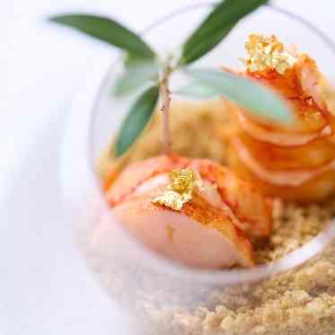 ル・センティフォーリア大阪 ●クラウディアホールディングス 特別な日ならではの豪華食材もふんだんに