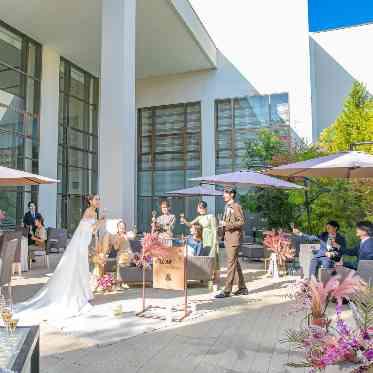 アールベルアンジェ奈良 緑に囲まれた広々貸切テラスのパーティシーンのひととき♪