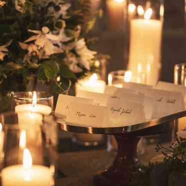 アールベルアンジェ奈良 ナイトウェディングに映えるキャンドルの揺らぎもコーディネートに♪