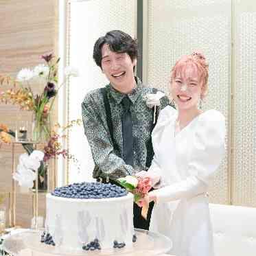 インフィニート 名古屋<エルフラットグループ> ブルーベリーをたっぷり使用したお洒落なウエディングケーキ