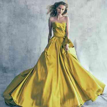 インフィニート 名古屋<エルフラットグループ> 様々な色のドレスを試着して最良の一着に出会って