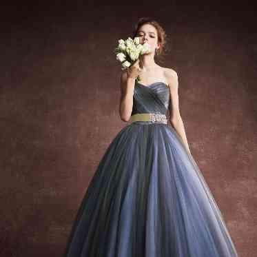 インフィニート 名古屋<エルフラットグループ> カラードレスにもこだわりを