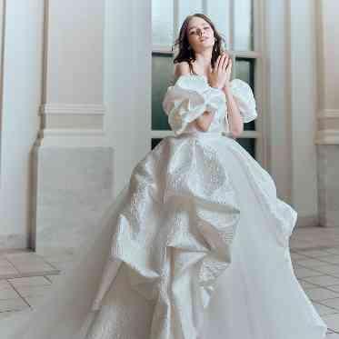 インフィニート　名古屋＜エルフラットグループ＞ ウエディングドレス