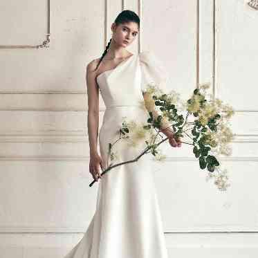 インフィニート　名古屋＜エルフラットグループ＞ ウエディングドレス