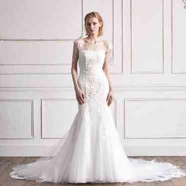 インフィニート　名古屋＜エルフラットグループ＞ ウエディングドレス