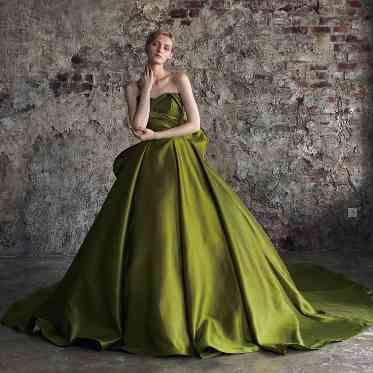 インフィニート 名古屋<エルフラットグループ> カラードレス