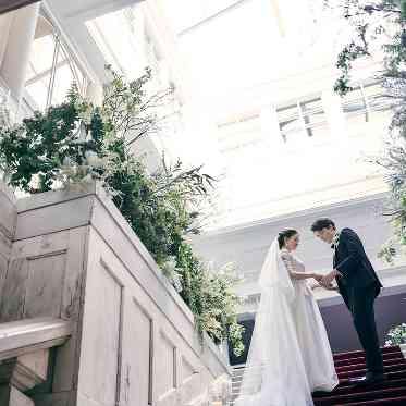 ラ・バンク・ド・ロア(横浜市指定有形文化財) 旧露亜銀行の面影残す荘厳な空間で誓う特別な一日