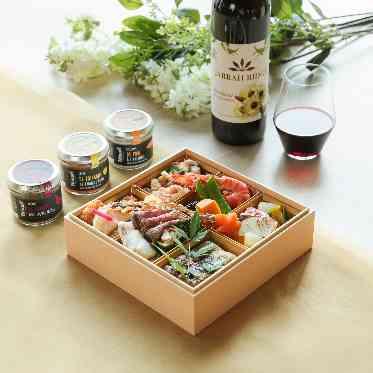 Fish Bank TOKYO （フィッシュバンクトーキョー） オンライン参加のゲストには婚礼会席やワインなどのおもてなしギフトをお届けできる