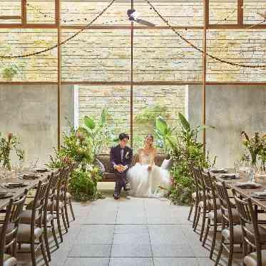 Things Aoyama Organic Garden. dth 高砂をあえてゲストと同じ高さで