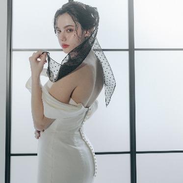 アリラ・ヴィラズ・ウルワツ・クリフエッジカバナ / ワタベウェディング リゾートウェディングのための理想的な衣裳