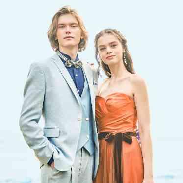 アリラ・ヴィラズ・ウルワツ・クリフエッジカバナ / ワタベウェディング リゾートウェディングのための理想的な衣裳