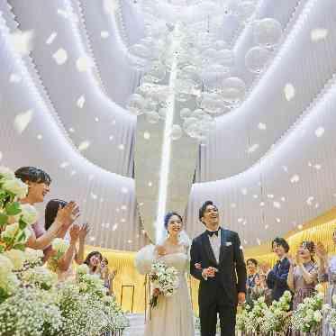 ノートルダム横浜みなとみらい/FIVESTAR WEDDING ゲストの祝福に心躍る瞬間