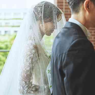 みなとみらいの美景を背景にご入場