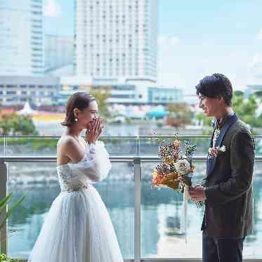 ノートルダム横浜みなとみらい/FIVESTAR WEDDING サプライズやプロポーズもアフターセレモニー演出として