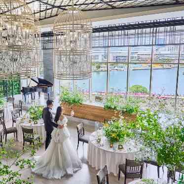 ノートルダム横浜みなとみらい/FIVESTAR WEDDING 全パーティ会場は天井高×みなとみらいを見渡せる贅沢空間