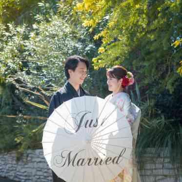 和モダンな和傘や色とりどりな折鶴など、おしゃれアイテムが充実♪