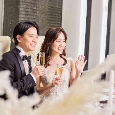 食事と会話をゆったりと楽しむ大人な時間を過ごしていただけます