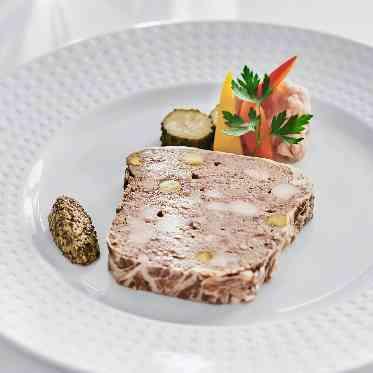 指帆亭 Shihantei Pine Tree Resort 季節に合わせて食材が移り変わる丁寧な本格フレンチ