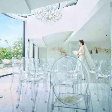 ルシェルブラン表参道 白を基調とした清楚で透明感のある空間