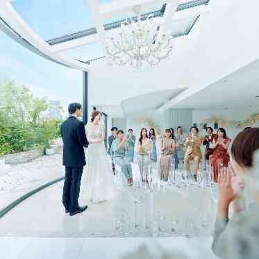 ルシェルブラン表参道 まるでガーデンにいるかのような緑あふれる祭壇